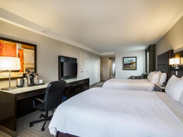Holiday Inn Vancouver-Centre Broadway, an IHG Hotel : photo 3 de la chambre chambre exécutive avec 2 lits queen-size - non-fumeurs
