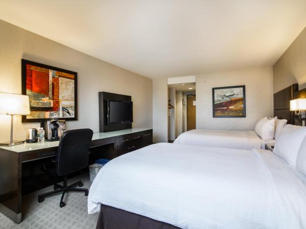 Holiday Inn Vancouver-Centre Broadway, an IHG Hotel : photo 4 de la chambre 2 double standard high floor balcony
