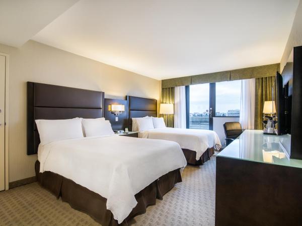 Holiday Inn Vancouver-Centre Broadway, an IHG Hotel : photo 4 de la chambre chambre exécutive avec 2 lits queen-size - non-fumeurs
