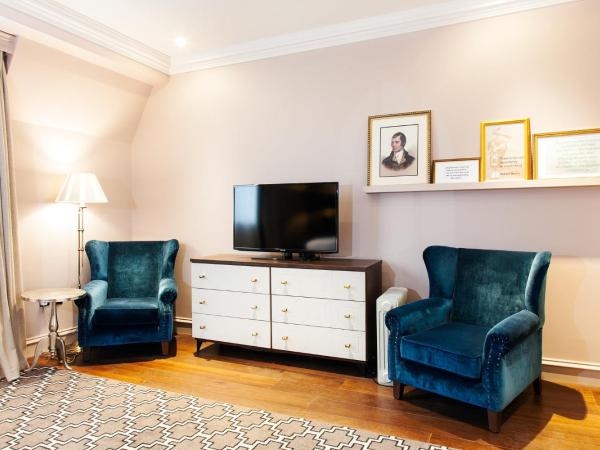 Hotel Indigo - Edinburgh - Princes Street, an IHG Hotel : photo 10 de la chambre suite lit king-size - vue sur ville