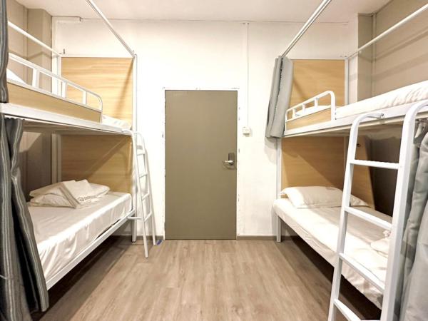 K2 Guesthouse : photo 8 de la chambre family room with common bathroom