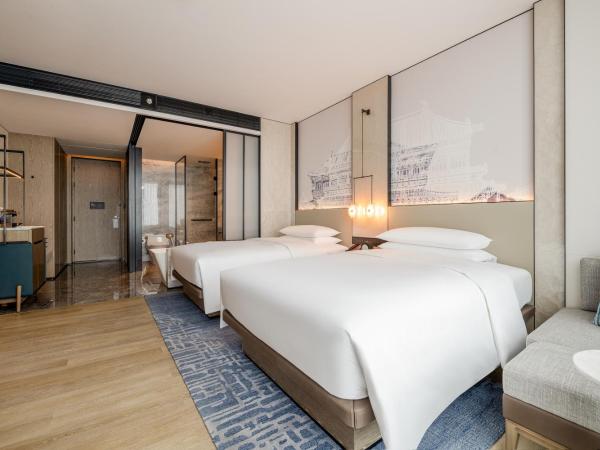 Wuhan Marriott Hotel Wuchang : photo 4 de la chambre hébergement lits jumeaux deluxe - vue sur lac