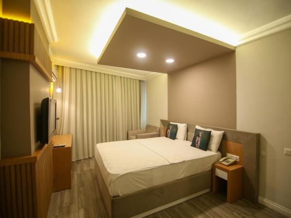 ÇEVİK PALACE HOTEL : photo 5 de la chambre chambre double