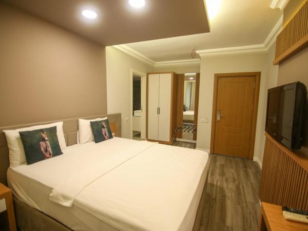 ÇEVİK PALACE HOTEL : photo 8 de la chambre chambre double