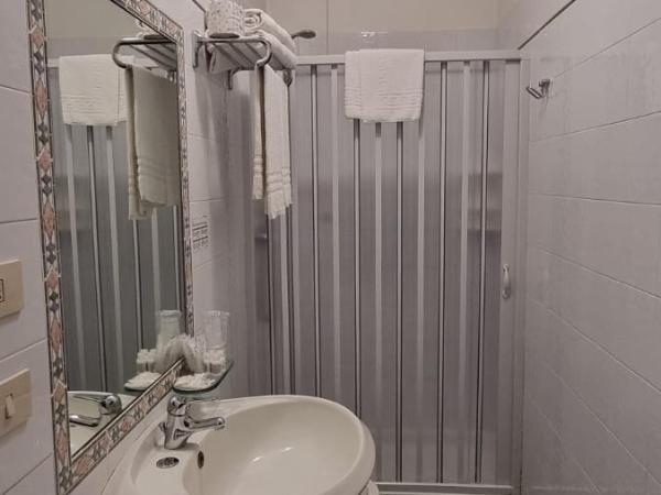 Hotel I Platani : photo 3 de la chambre chambre quadruple