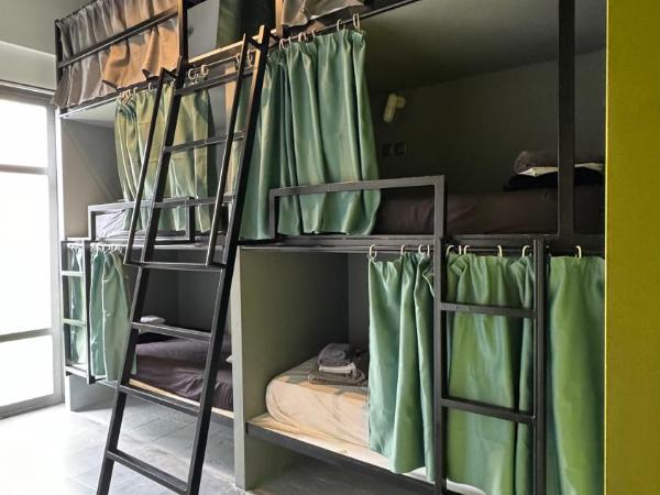 Iconic Athens Hostel : photo 4 de la chambre lit dans dortoir 6 lits