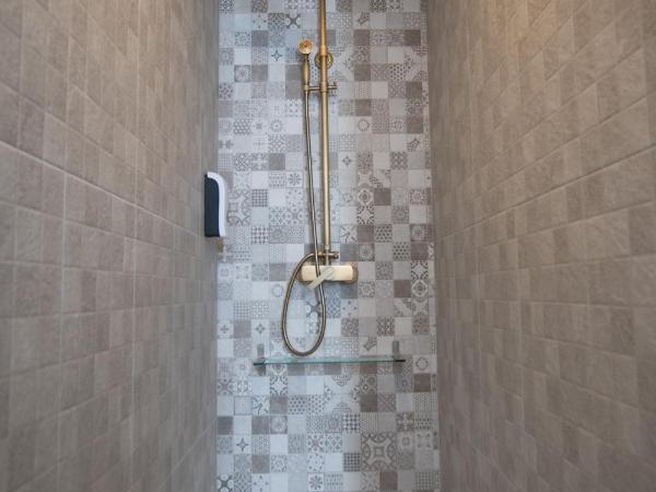 Banana Beach Patacona Rooms : photo 8 de la chambre chambre lit queen-size deluxe