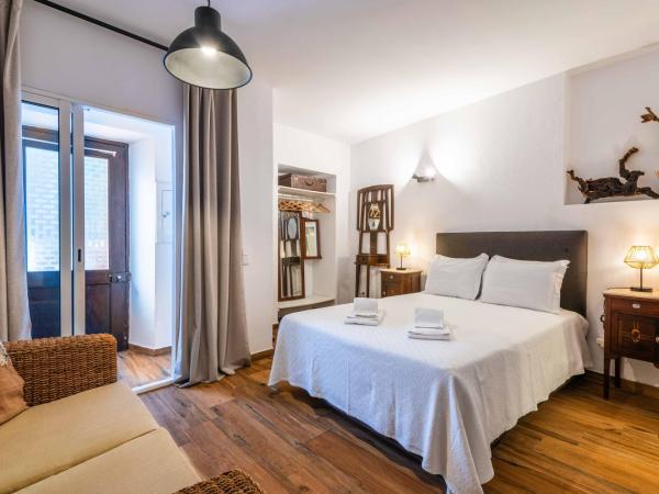 Casa dos Arcos - Charm Guesthouse : photo 3 de la chambre chambre double ou lits jumeaux avec salle de bains privative