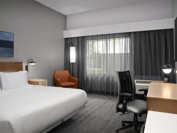 Courtyard by Marriott Orlando East/UCF Area : photo 2 de la chambre chambre lit king-size
