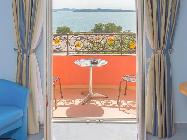 Hotel Miramare : photo 10 de la chambre chambre double standard avec balcon - vue sur mer