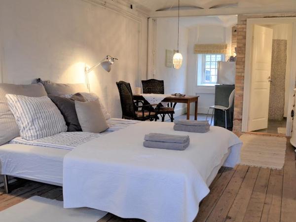Store Ejlstrup Bed & Breakfast : photo 4 de la chambre chambre double avec salle de bains privative
