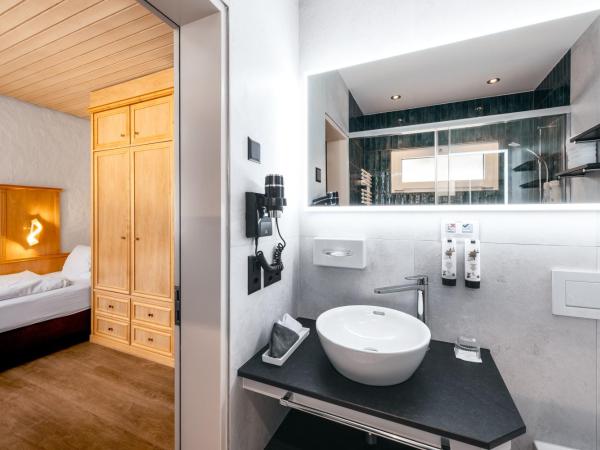 Hotel Kreuz & Post Grindelwald : photo 3 de la chambre chambre simple