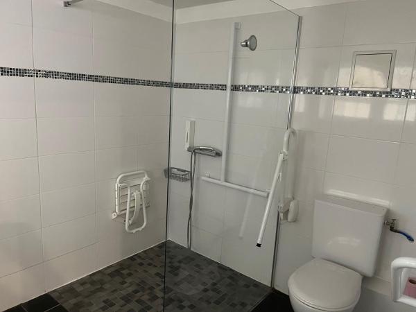 Hôtel Le Saint Patrice : photo 4 de la chambre chambre double - accessible aux personnes à mobilité réduite