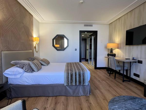 Hotel Bahía : photo 3 de la chambre chambre lit queen-size (2 adultes + 1 enfant) - vue sur mer 