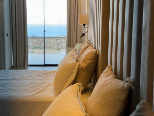 Al Capri Suite Isola di Capri : photo 2 de la chambre chambre double deluxe avec balcon - vue sur mer