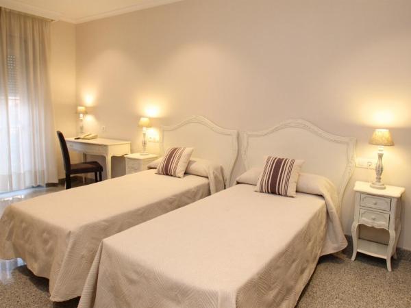 Hotel Maestranza : photo 1 de la chambre suite familiale avec balcon