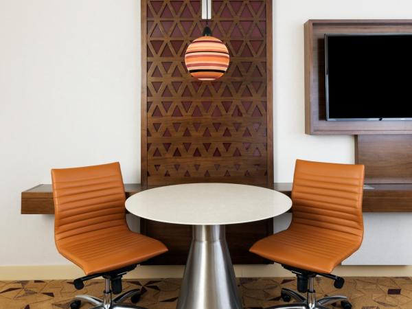 Sheraton Grand Seattle : photo 2 de la chambre chambre double avec 2 lits doubles et baignoire adaptée - accessible aux personnes à mobilité réduite