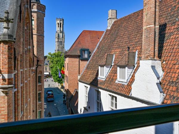 Grand Hotel Casselbergh : photo 4 de la chambre suite junior - vue sur beffroi