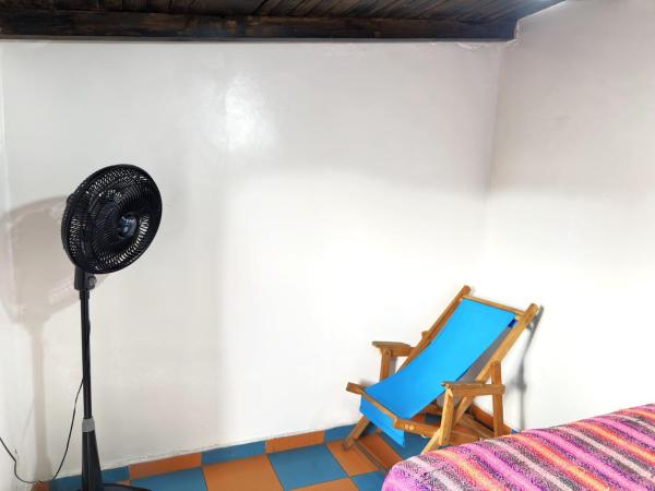 Massiosare El Hostal : photo 3 de la chambre chambre simple standard avec salle de bains commune