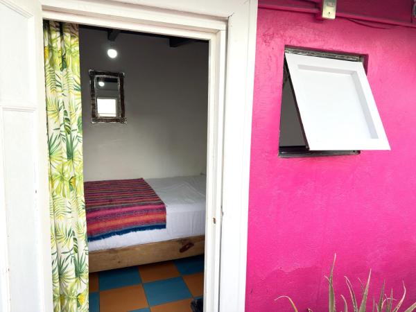 Massiosare El Hostal : photo 4 de la chambre chambre simple standard avec salle de bains commune