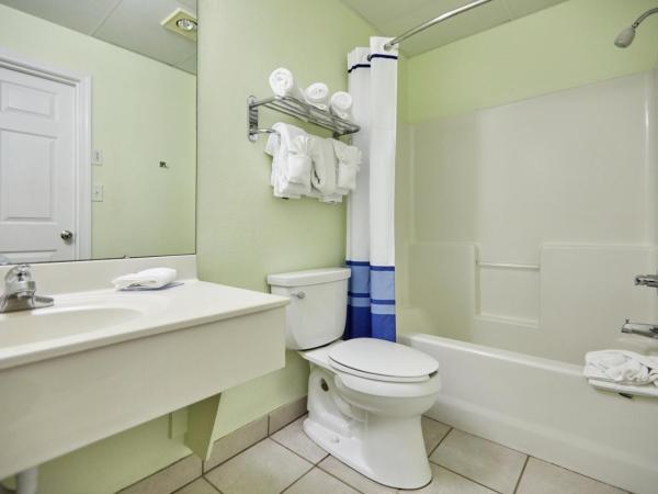 Palmetto Beachfront Hotel, a By The Sea Resort : photo 3 de la chambre junior king room kitchen beach view