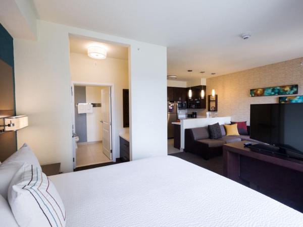 Residence Inn by Marriott Oklahoma City Northwest : photo 1 de la chambre studio lit king-size avec canapé-lit