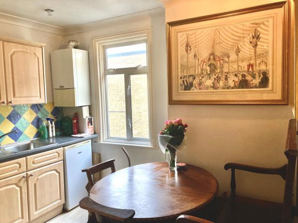 Quality and very good value private accommodation in London close to Notting Hill Zone 2 : photo 5 de la chambre chambre quadruple deluxe