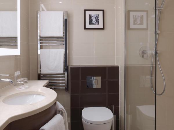 Paris Marriott Opera Ambassador Hotel : photo 7 de la chambre chambre supérieure lit queen-size