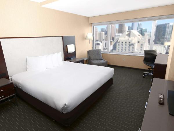 Hilton San Francisco Union Square : photo 2 de la chambre double room with view and roll-in shower - mobility and hearing access