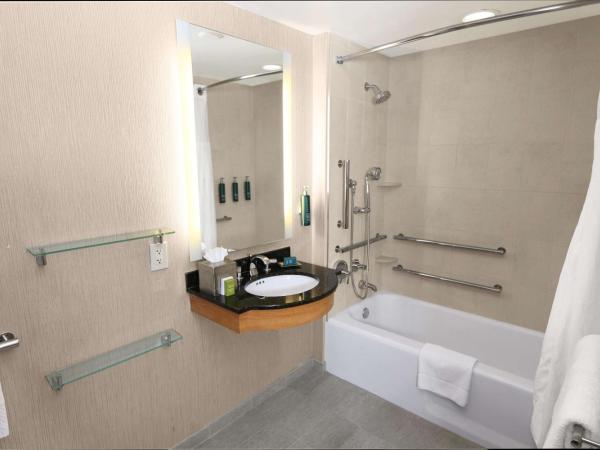 Hilton San Francisco Union Square : photo 4 de la chambre double room with view and accessible tub - mobility and hearing access