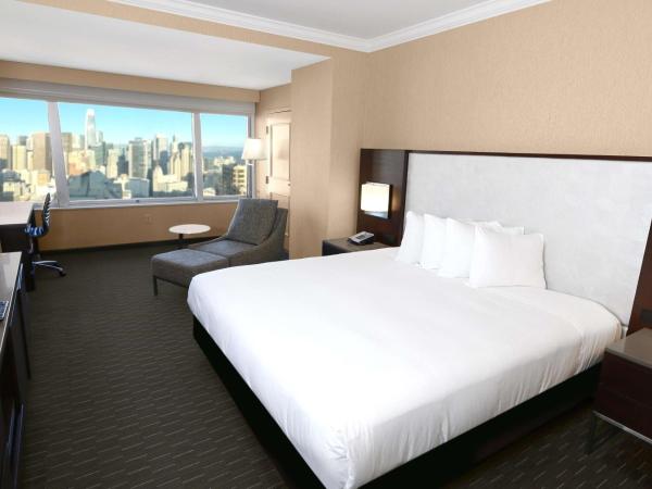 Hilton San Francisco Union Square : photo 2 de la chambre hébergement lit king-size - vue sur ligne d'horizon - Étages 20-44