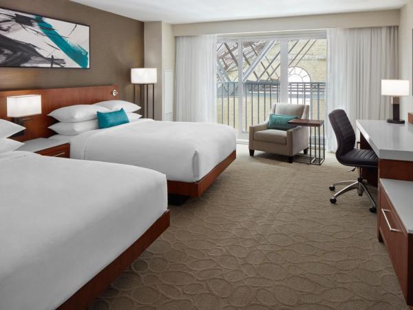 Delta Hotels by Marriott London Armouries : photo 1 de la chambre chambre avec 2 grands lits queen-size 