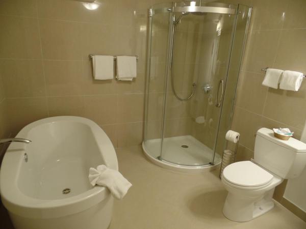 Arbutus Inn : photo 8 de la chambre chambre lit king-size deluxe