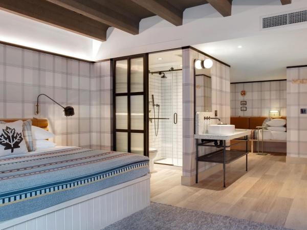 Moxy Banff : photo 2 de la chambre corner queen room with two queen beds and balcony