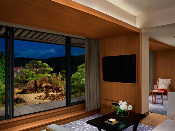 The Ritz-Carlton Kyoto : photo 3 de la chambre suite avec terrasse de jardin
