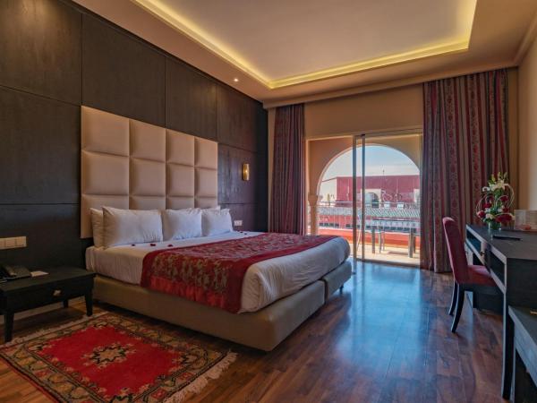 Eden Andalou Aquapark & Spa : photo 2 de la chambre suite lit queen-size classique avec canapé-lit - vue sur piscine