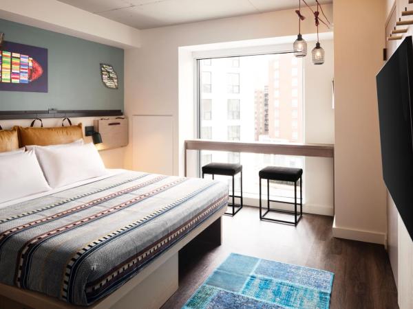 Moxy Halifax Downtown : photo 2 de la chambre studio lit king-size