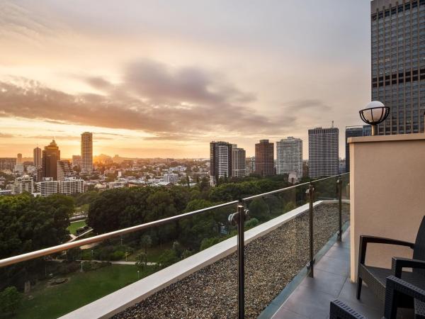 Sheraton Grand Sydney Hyde Park : photo 7 de la chambre suite royale 1 chambre avec 1 lit king-size et accès au salon club