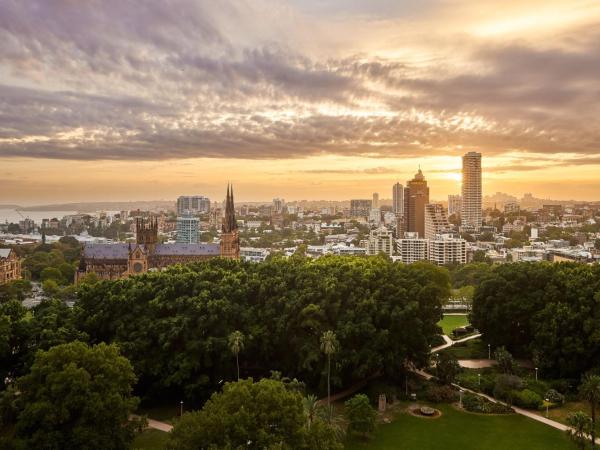 Sheraton Grand Sydney Hyde Park : photo 9 de la chambre suite royale 1 chambre avec 1 lit king-size et accès au salon club