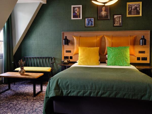 Abbey Hotel Bath, a Tribute Portfolio Hotel : photo 2 de la chambre chambre familiale galerie avec canapé-lit et1 lit king-size