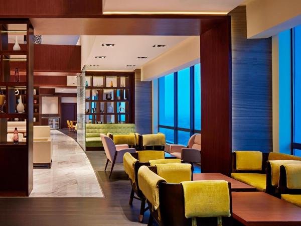 The Westin Kolkata Rajarhat : photo 4 de la chambre club room with lounge access (imfl brands and starters complimentary from 6:30 pm to 8:30 pm) with 1 way airport transfers