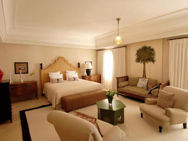 Le Riad Villa Blanche : photo 9 de la chambre suite junior exécutive avec cheminée et loggia