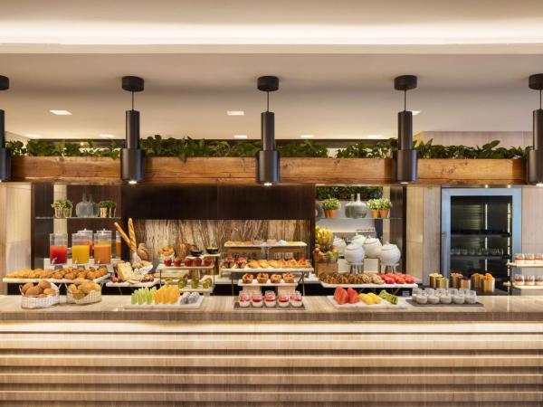 Sheraton Grand Hotel, Dubai : photo 6 de la chambre suite 1 chambre deluxe avec 1 lit king-size et accès au salon club