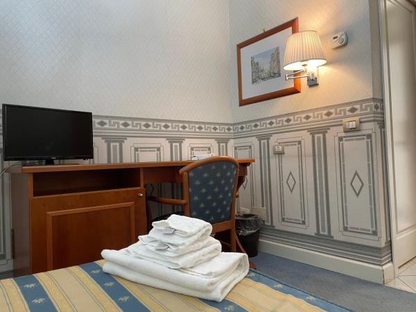 City Hall : photo 4 de la chambre chambre simple - vue sur jardin