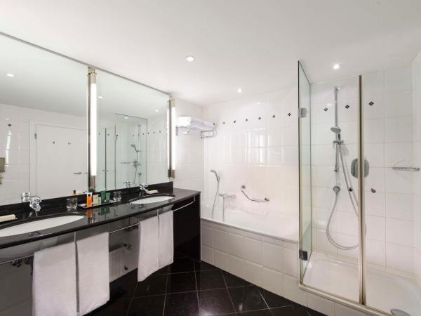 Hilton Berlin : photo 4 de la chambre studio lit king-size deluxe avec accès au salon