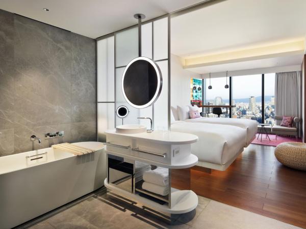 W Osaka : photo 8 de la chambre chambre 2 lits doubles - vue sur horizon - Étage supérieur