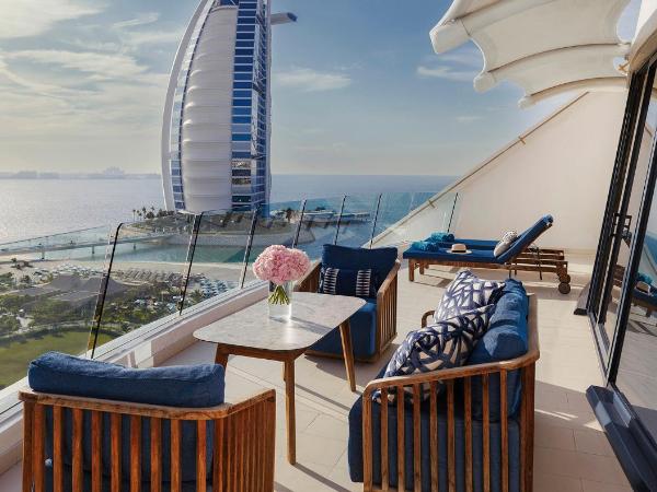 Jumeirah Beach Hotel : photo 1 de la chambre suite 1 chambre - vue sur l'océan et terrasse privée - comprend le petit-déjeuner et le goûter quotidiens, des boissons et des canapés en soirée, l'accès au salon club avec des rafraîchissements toute la journée et l'accès au parc aquatique wild