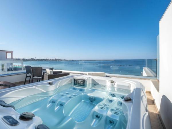 Residence Picalè : photo 1 de la chambre studio supérieur avec terrasse et vue sur la mer