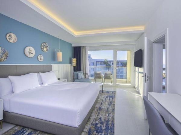 Hilton Skanes Monastir Beach Resort : photo 7 de la chambre suite 1 chambre lit king-size