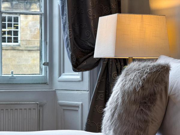 Hanover 71 Suites : photo 9 de la chambre suite deluxe avec baignoire spa